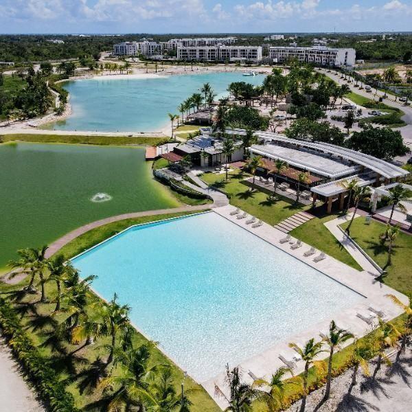 Margarita Frias | Amenidades - Piscina - Lago